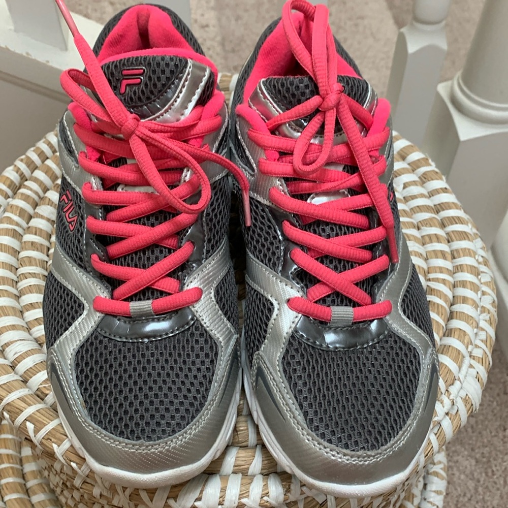 Fila  Running Shoes